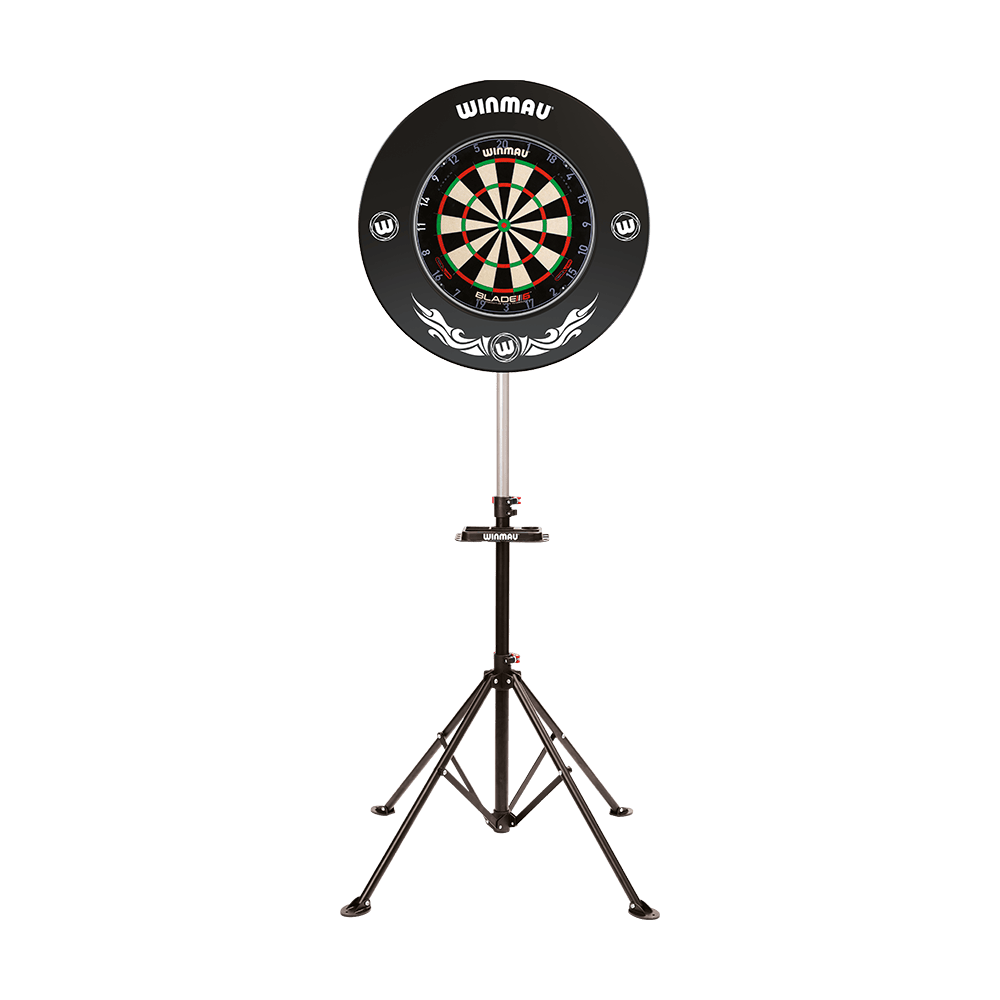 Der Winmau Xtreme Dartboard Stand 2 ist ein stabiler, höhenverstellbarer Ständer für Dartboards. Er steht auf drei Beinen und ist ideal für den flexiblen Einsatz zu Hause oder unterwegs.